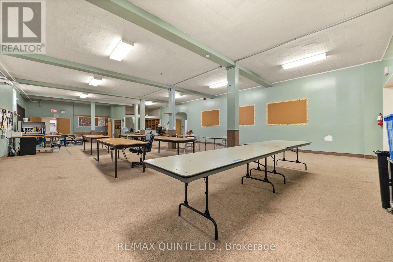 72 Orchard Drive, Belleville, Ontario K8P 2K7 - Photo 27 - X12465343