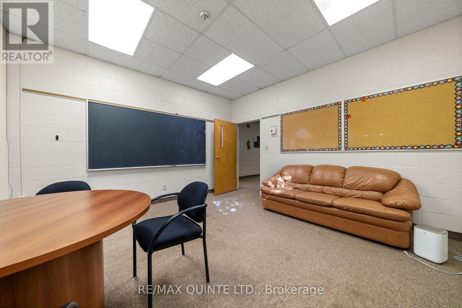 72 Orchard Drive, Belleville, Ontario K8P 2K7 - Photo 29 - X12465343