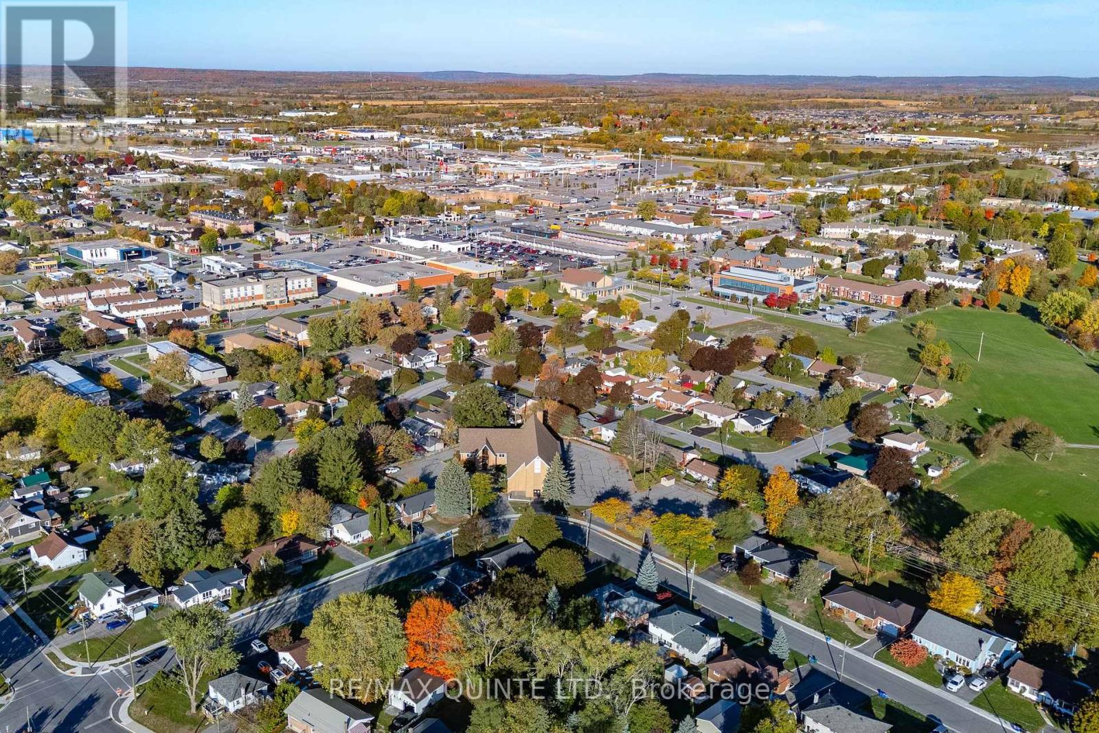 72 Orchard Drive, Belleville, Ontario K8P 2K7 - Photo 3 - X12465343