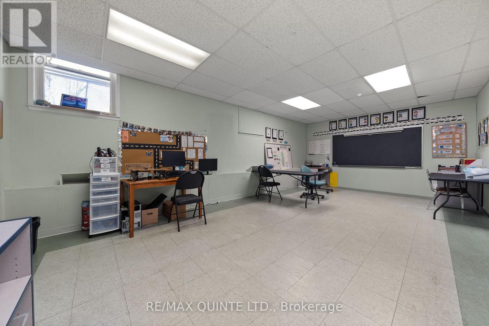 72 Orchard Drive, Belleville, Ontario K8P 2K7 - Photo 31 - X12465343