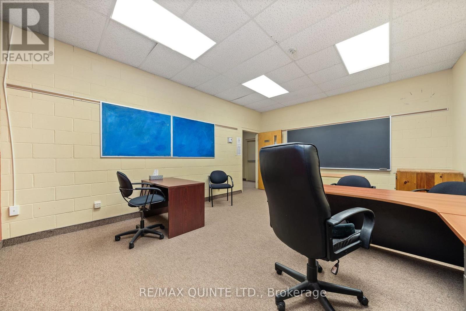 72 Orchard Drive, Belleville, Ontario K8P 2K7 - Photo 32 - X12465343