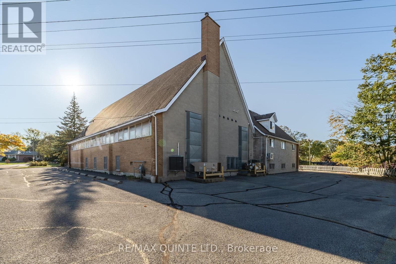 72 Orchard Drive, Belleville, Ontario K8P 2K7 - Photo 34 - X12465343