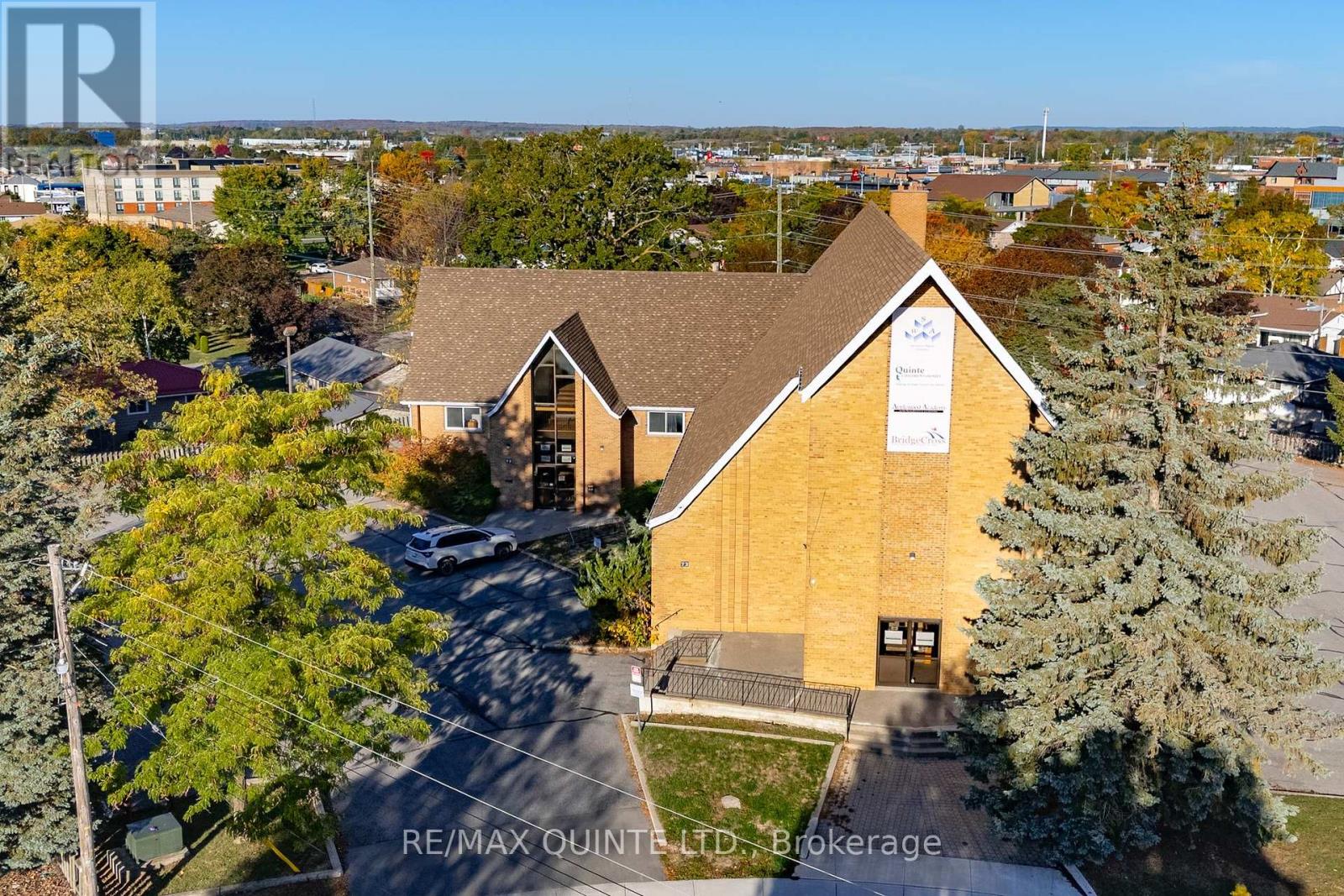 72 Orchard Drive, Belleville, Ontario K8P 2K7 - Photo 4 - X12465343