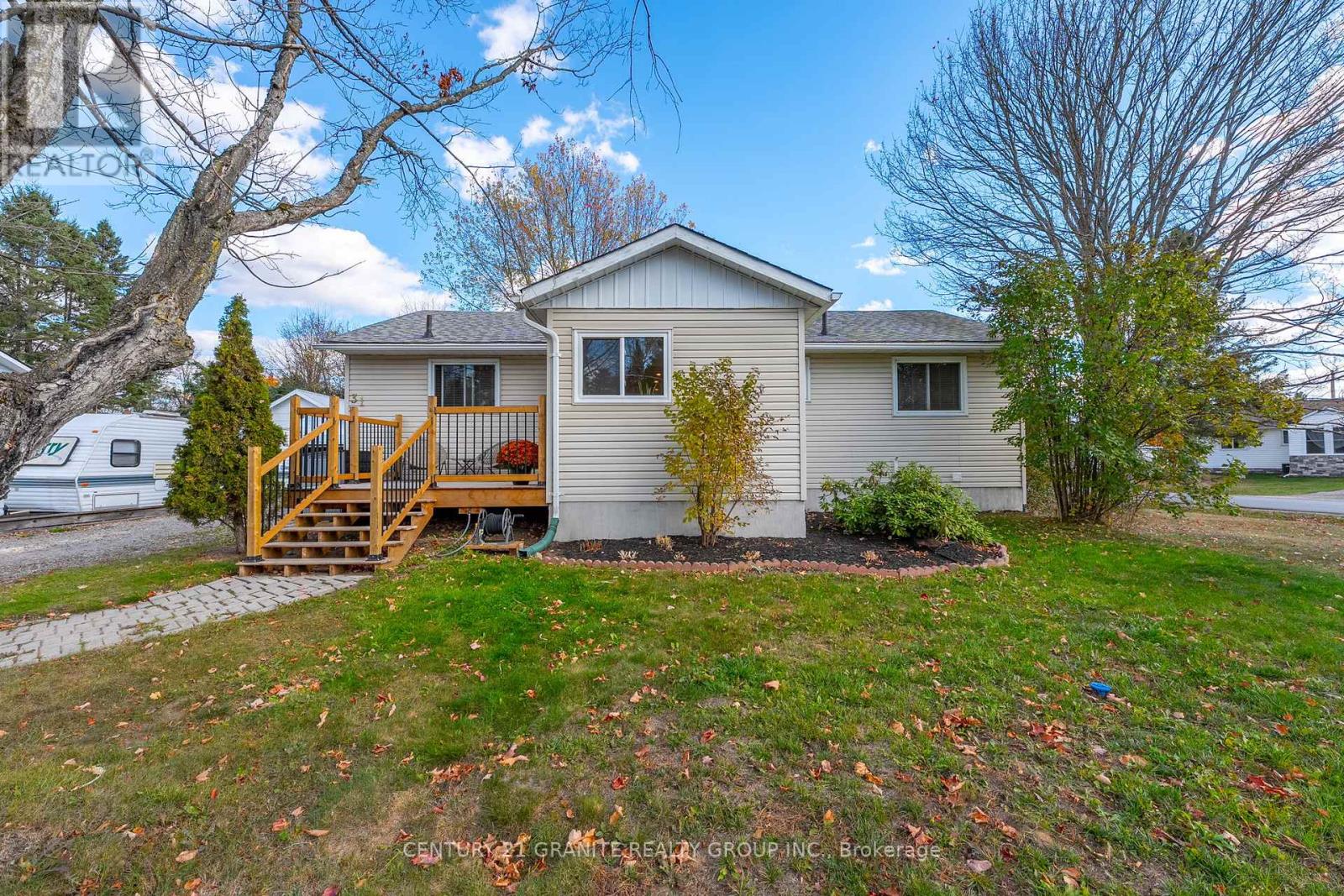 31 SPRUCEDALE STREET, Highlands East, Ontario