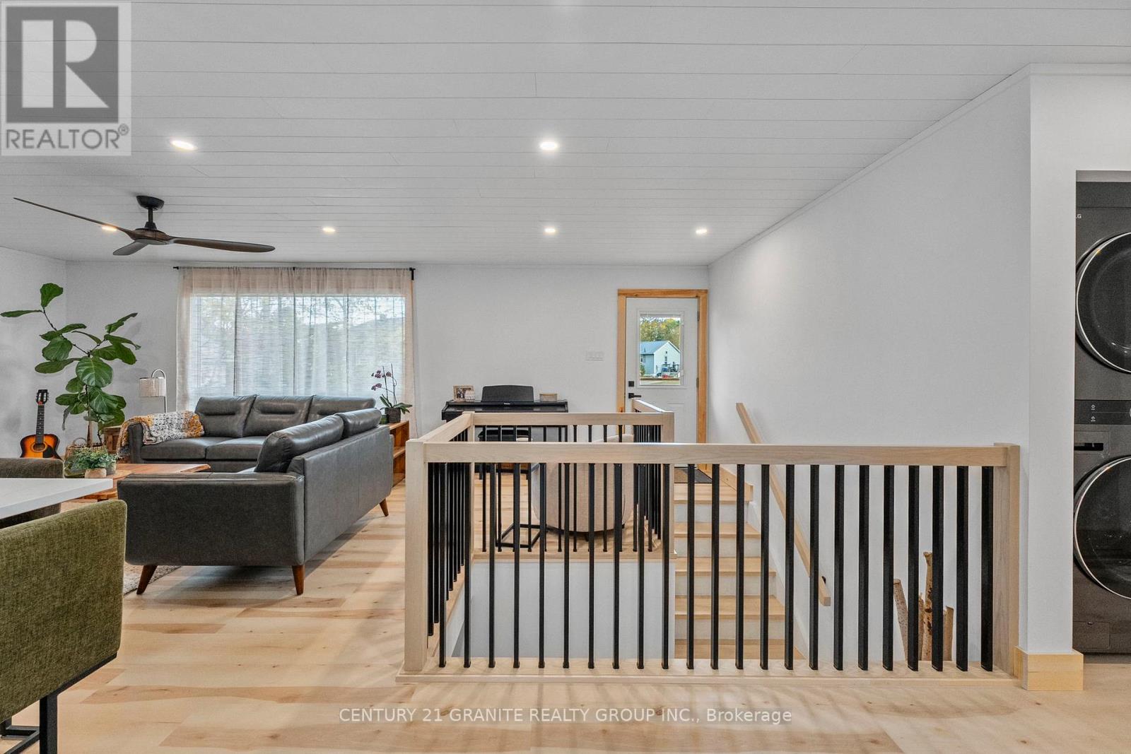 31 Sprucedale Street, Highlands East, Ontario K0L 1M0 - Photo 13 - X12465476