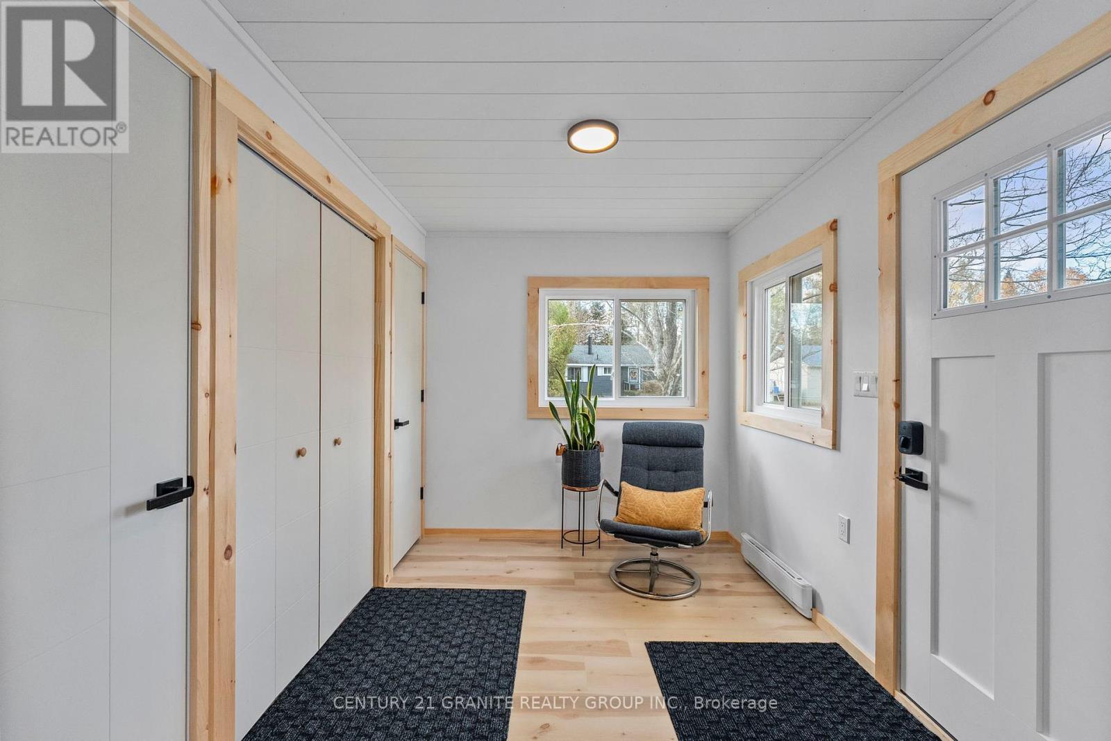 31 Sprucedale Street, Highlands East, Ontario K0L 1M0 - Photo 14 - X12465476