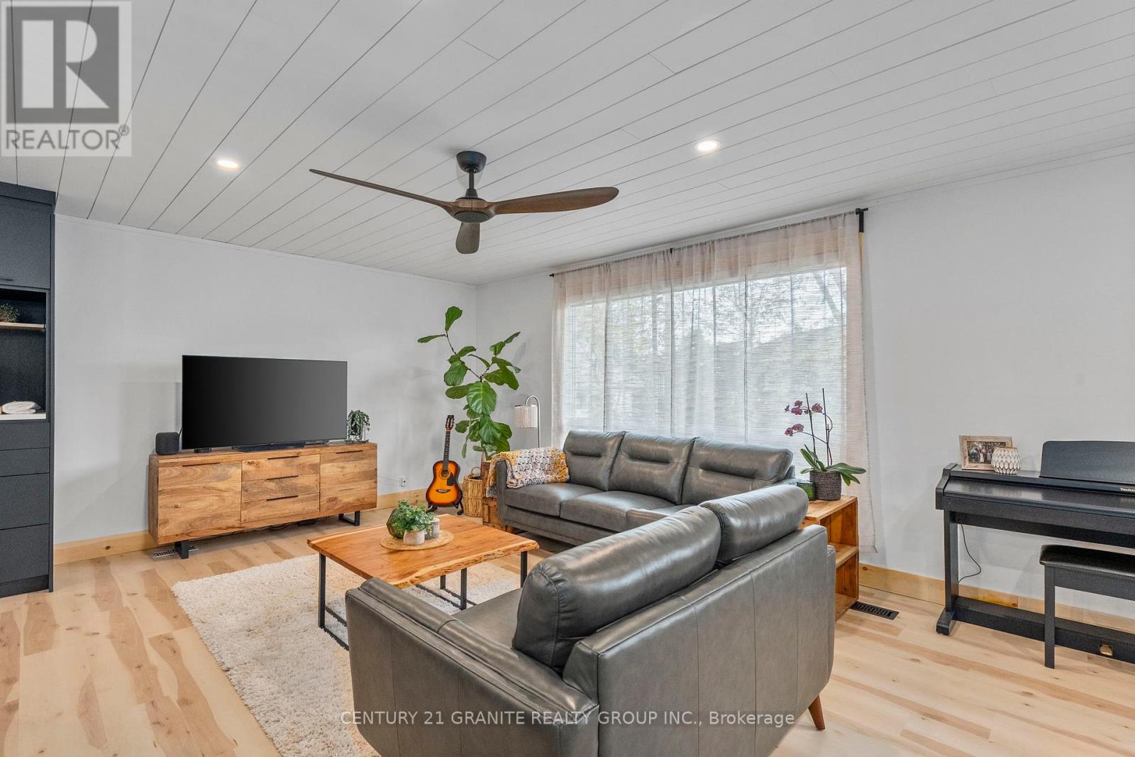 31 Sprucedale Street, Highlands East, Ontario K0L 1M0 - Photo 16 - X12465476