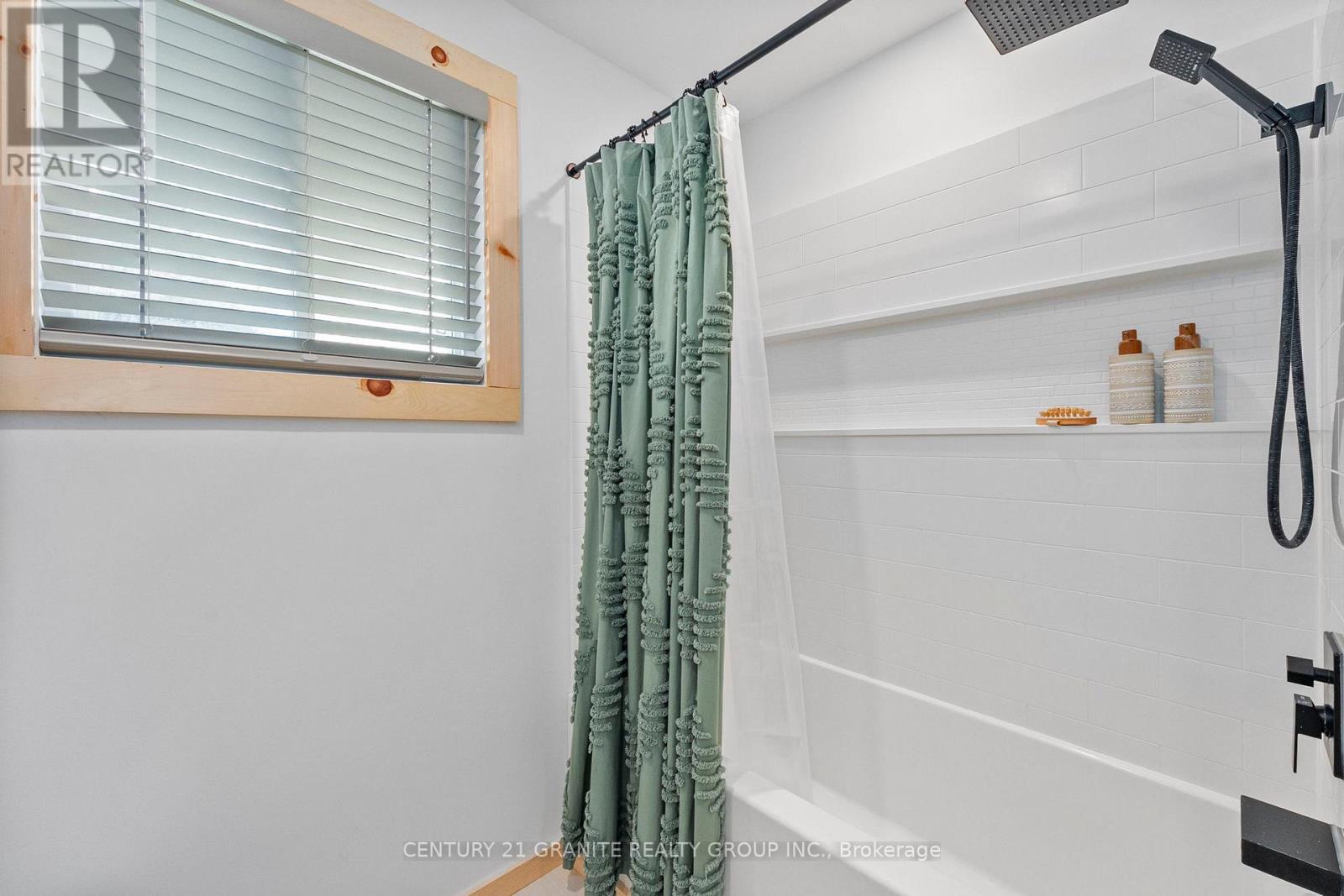 31 Sprucedale Street, Highlands East, Ontario K0L 1M0 - Photo 24 - X12465476