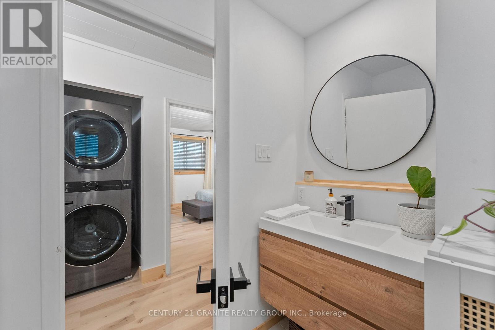 31 Sprucedale Street, Highlands East, Ontario K0L 1M0 - Photo 25 - X12465476