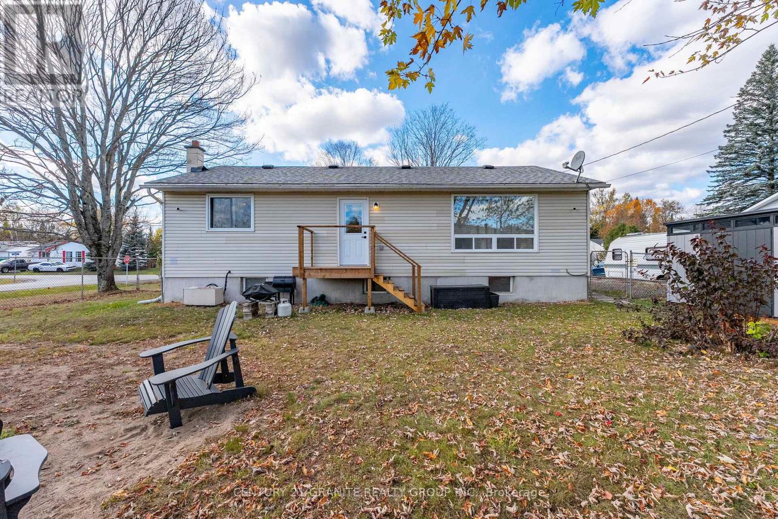 31 Sprucedale Street, Highlands East, Ontario K0L 1M0 - Photo 37 - X12465476