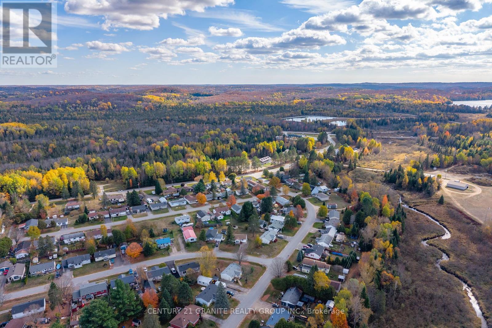 31 Sprucedale Street, Highlands East, Ontario K0L 1M0 - Photo 43 - X12465476
