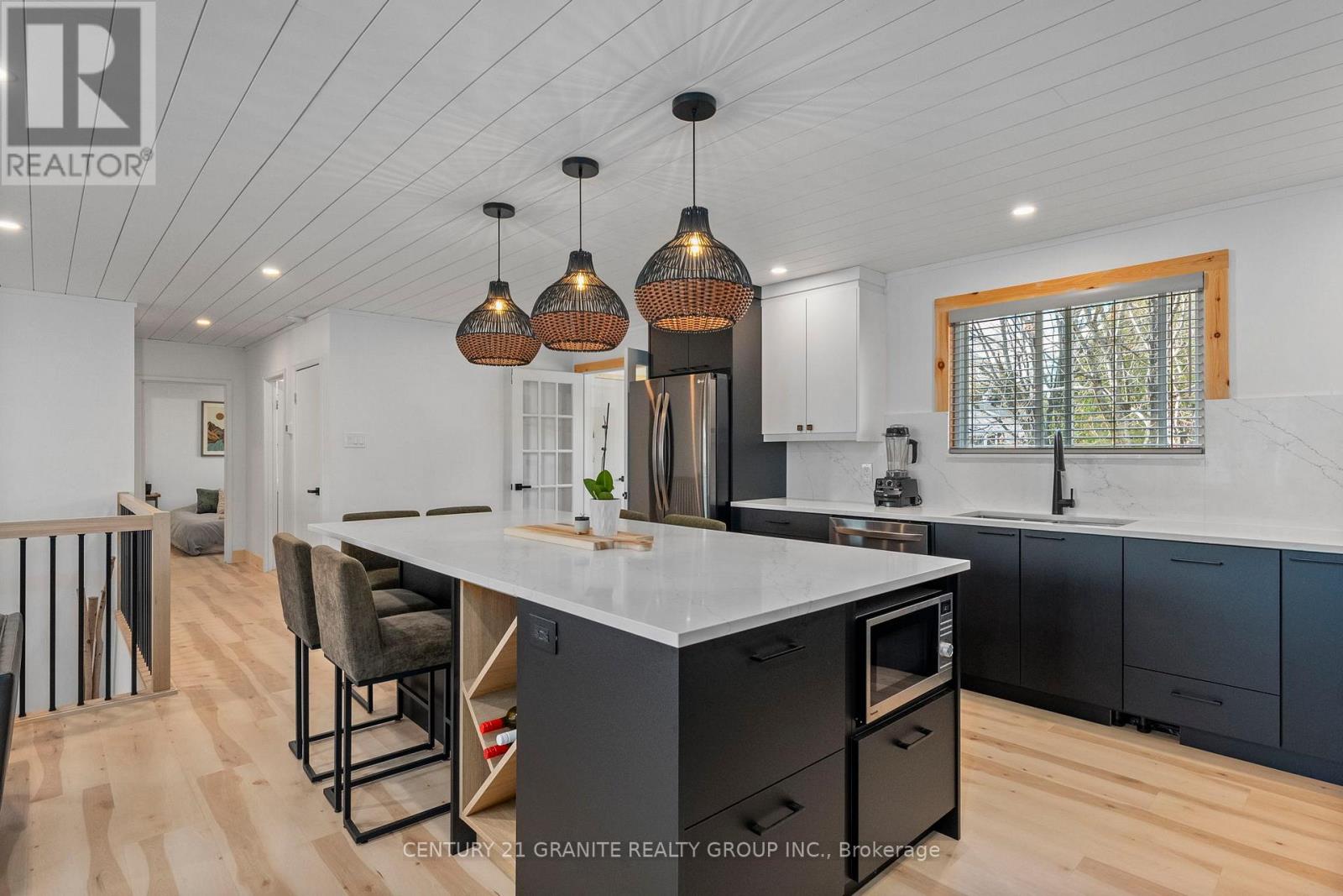 31 Sprucedale Street, Highlands East, Ontario K0L 1M0 - Photo 7 - X12465476