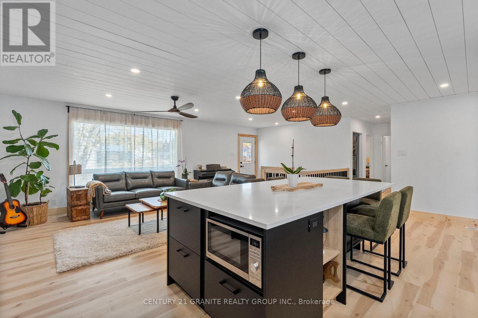 31 Sprucedale Street, Highlands East, Ontario K0L 1M0 - Photo 8 - X12465476