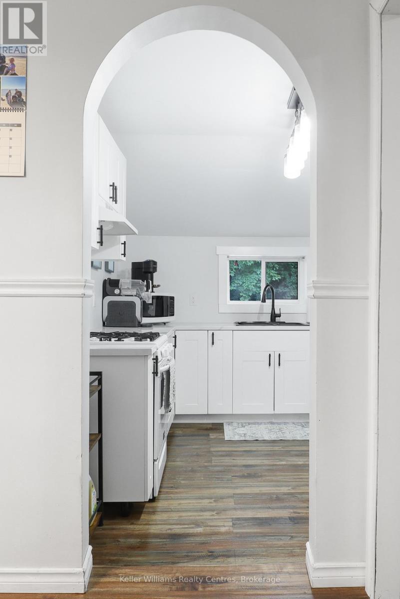31 Yonge Street S, Arran-Elderslie, Ontario  N0H 2N0 - Photo 10 - X12465382