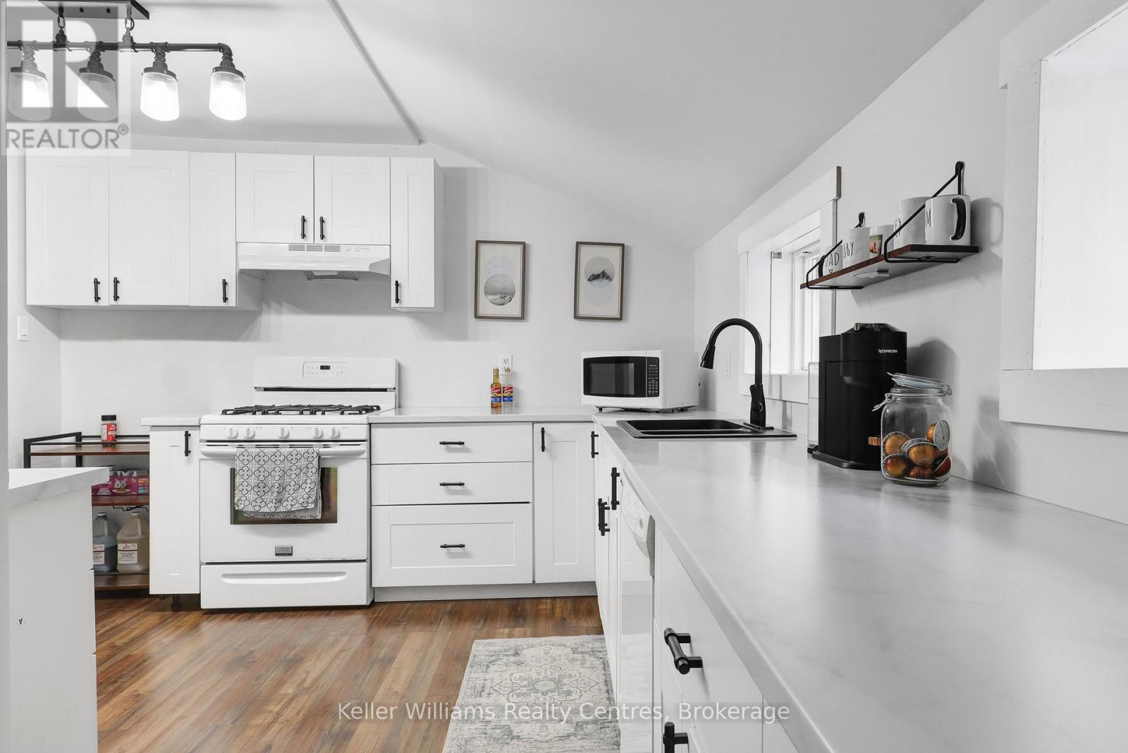 31 Yonge Street S, Arran-Elderslie, Ontario  N0H 2N0 - Photo 11 - X12465382
