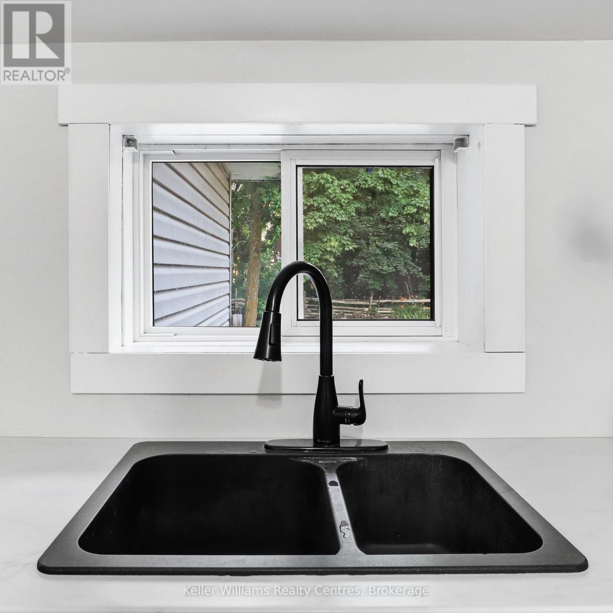 31 Yonge Street S, Arran-Elderslie, Ontario  N0H 2N0 - Photo 13 - X12465382