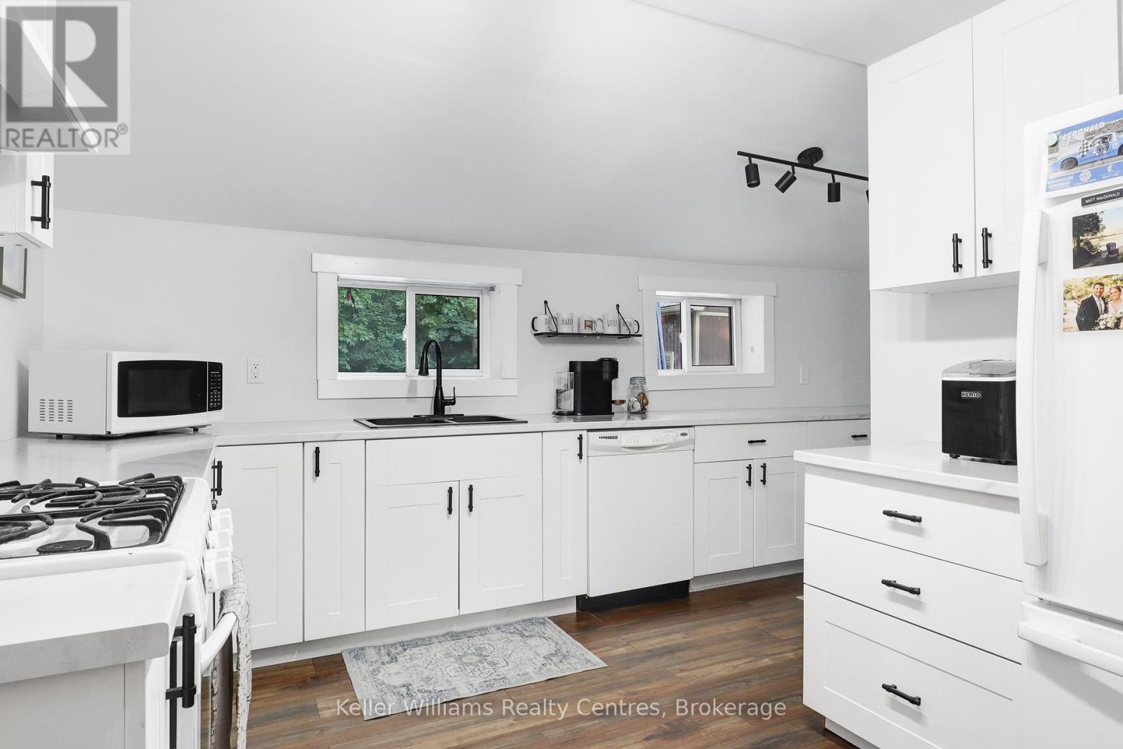31 Yonge Street S, Arran-Elderslie, Ontario  N0H 2N0 - Photo 14 - X12465382
