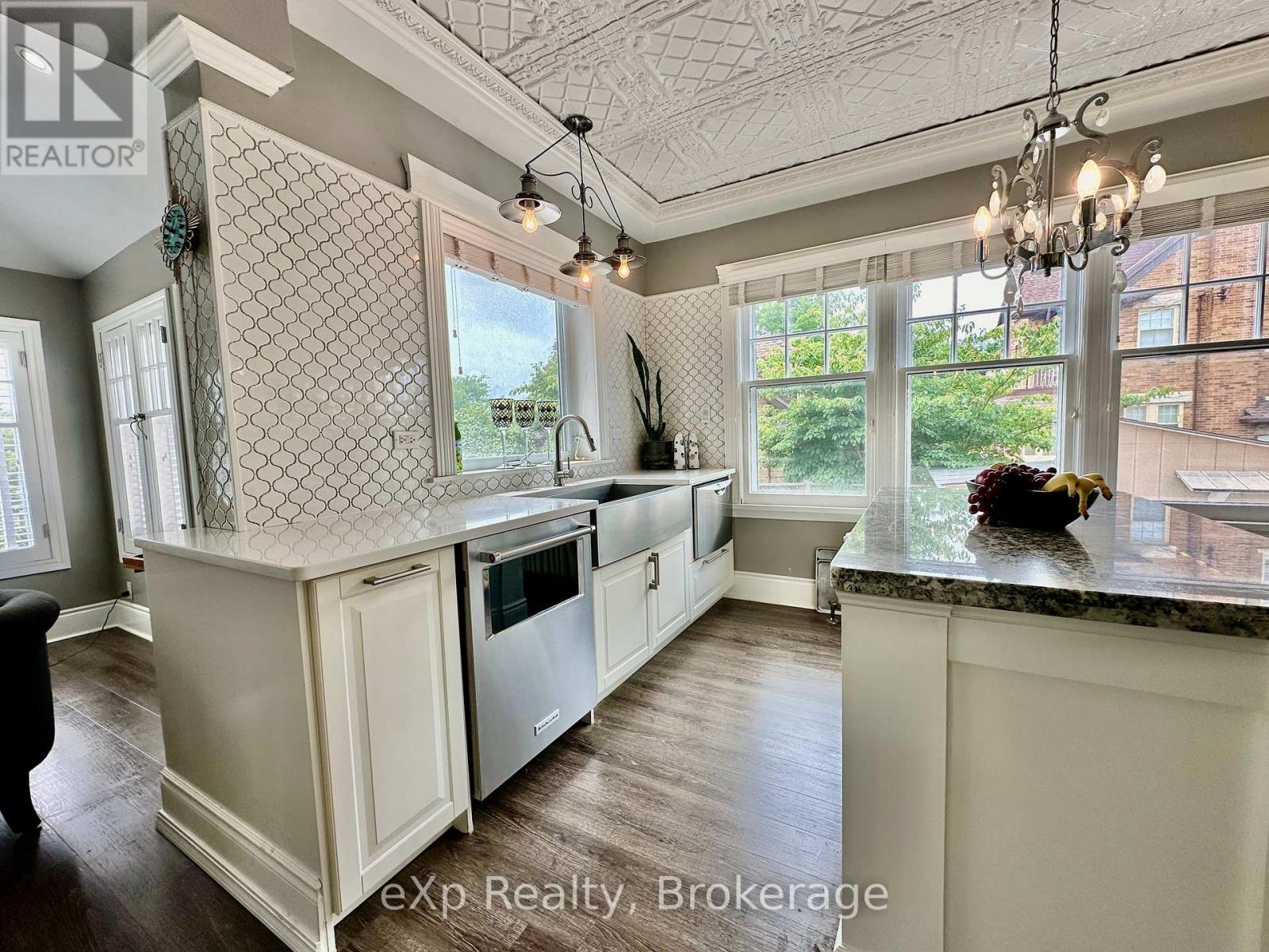 85 10th Street, Hanover, Ontario  N4N 1M9 - Photo 14 - X12465406