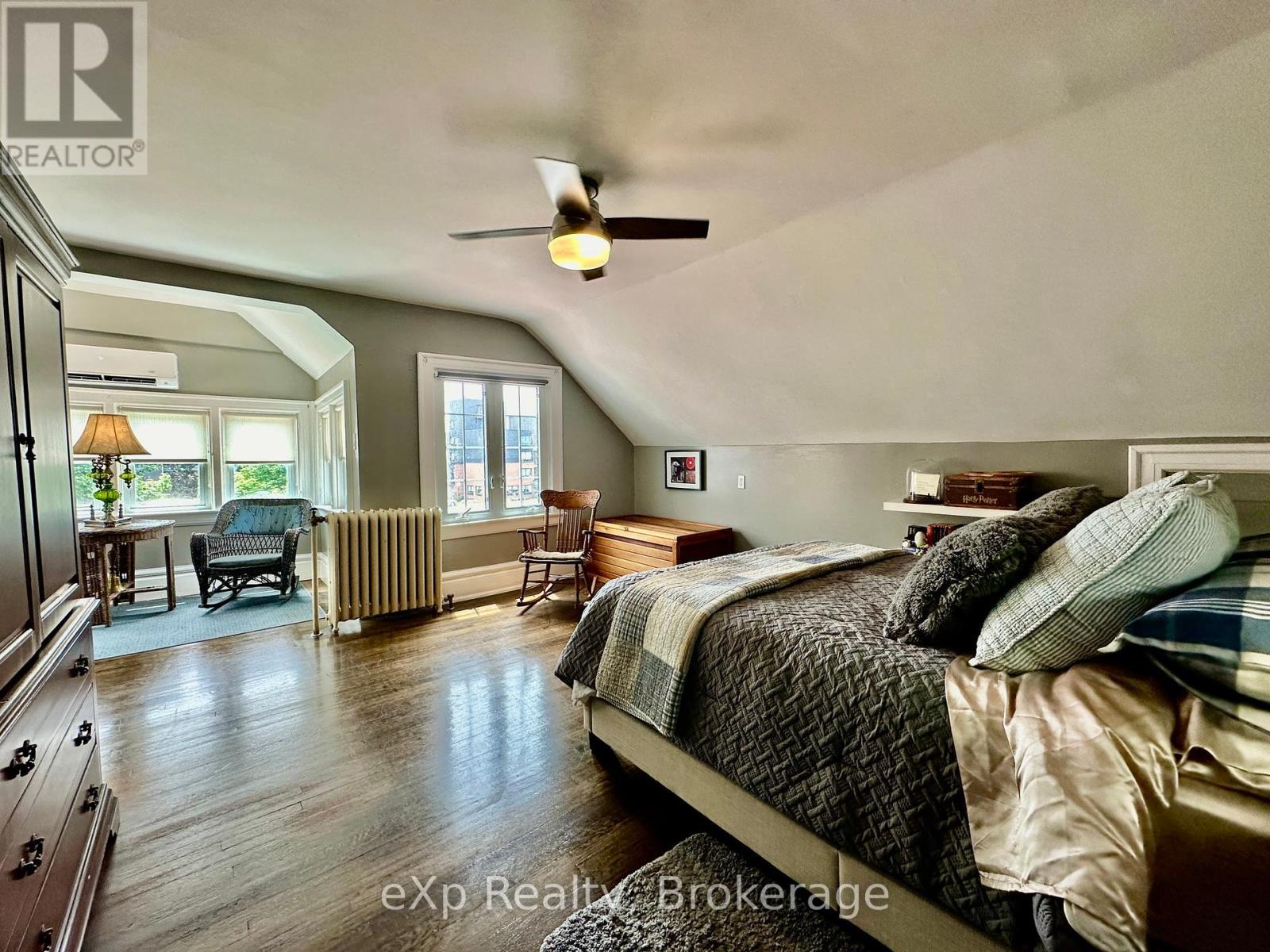 85 10th Street, Hanover, Ontario  N4N 1M9 - Photo 25 - X12465406