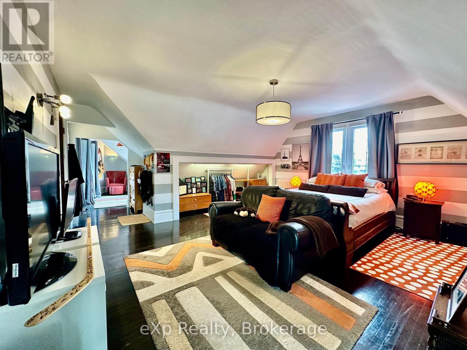 85 10th Street, Hanover, Ontario  N4N 1M9 - Photo 29 - X12465406