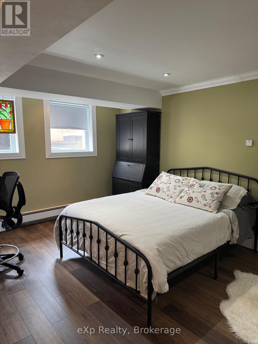 85 10th Street, Hanover, Ontario  N4N 1M9 - Photo 37 - X12465406