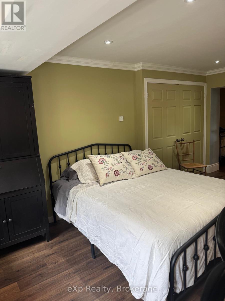 85 10th Street, Hanover, Ontario  N4N 1M9 - Photo 38 - X12465406