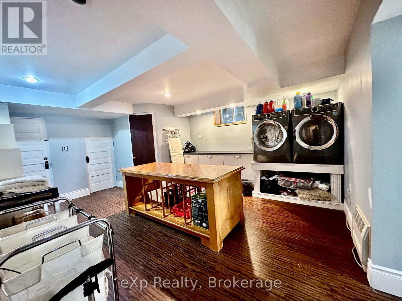 85 10th Street, Hanover, Ontario  N4N 1M9 - Photo 39 - X12465406