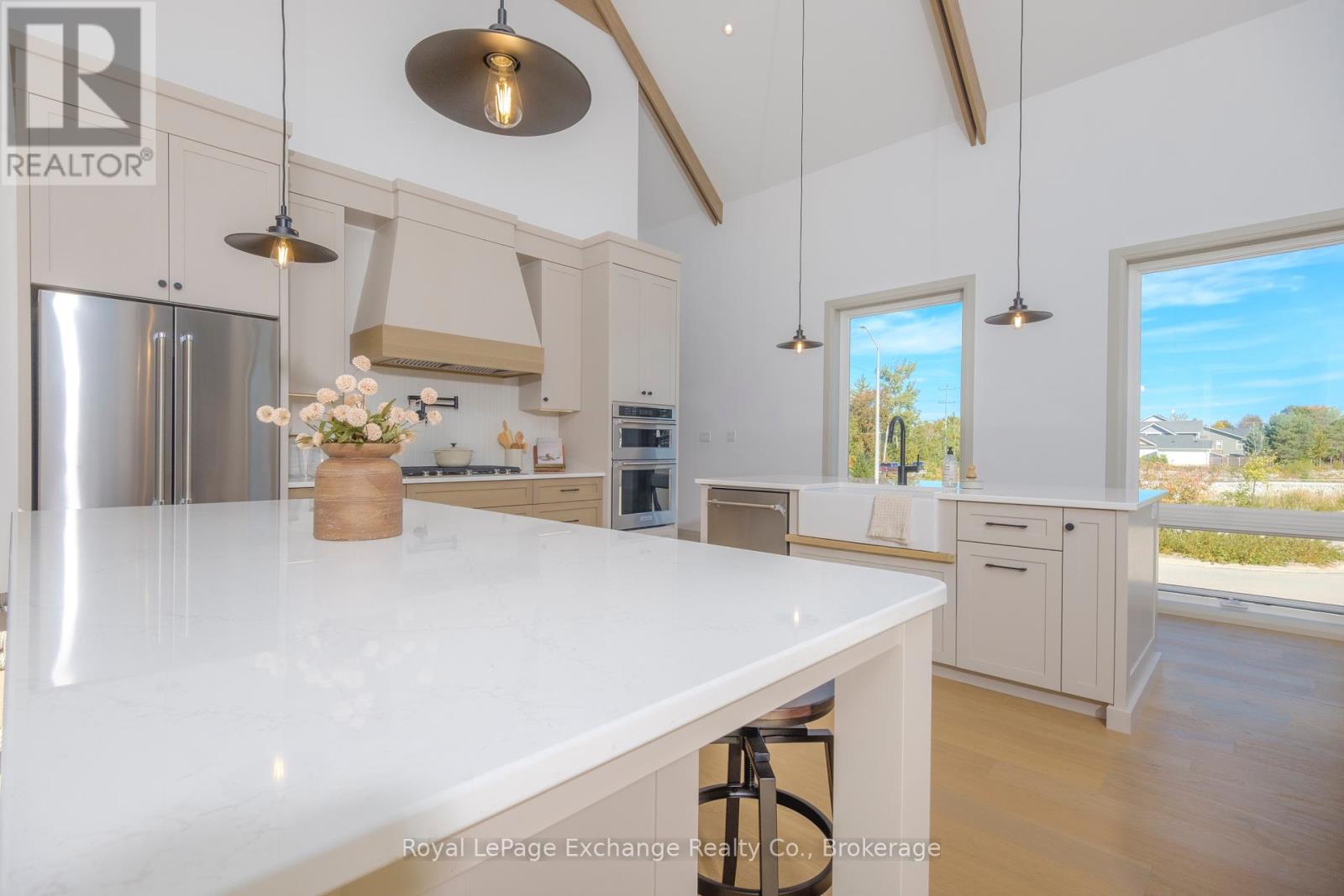 2 Marshall Place, Saugeen Shores, Ontario  N0H 2L0 - Photo 11 - X12465426
