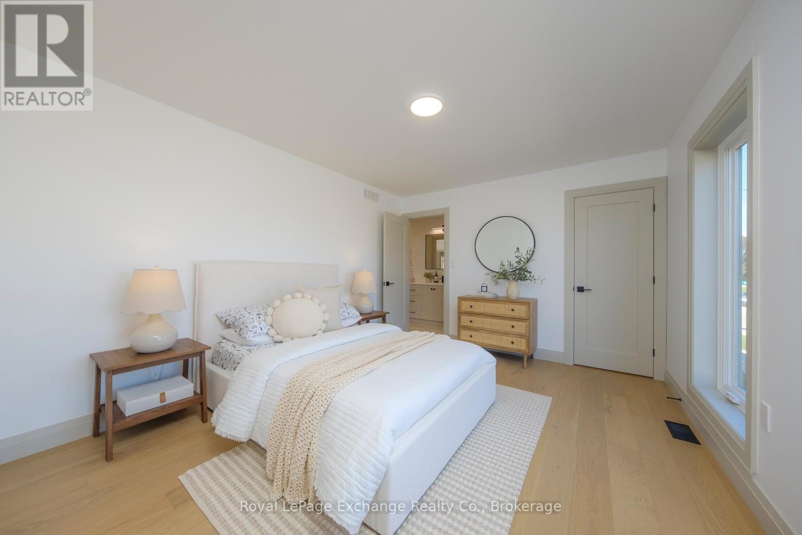 2 Marshall Place, Saugeen Shores, Ontario  N0H 2L0 - Photo 18 - X12465426