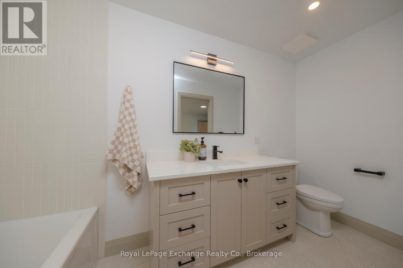 2 Marshall Place, Saugeen Shores, Ontario  N0H 2L0 - Photo 19 - X12465426