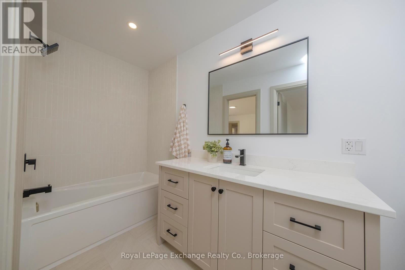 2 Marshall Place, Saugeen Shores, Ontario  N0H 2L0 - Photo 20 - X12465426