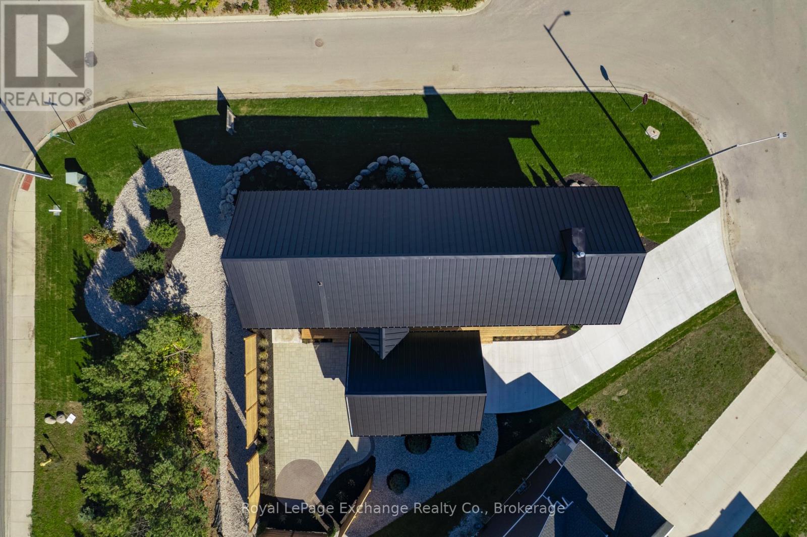 2 Marshall Place, Saugeen Shores, Ontario  N0H 2L0 - Photo 3 - X12465426