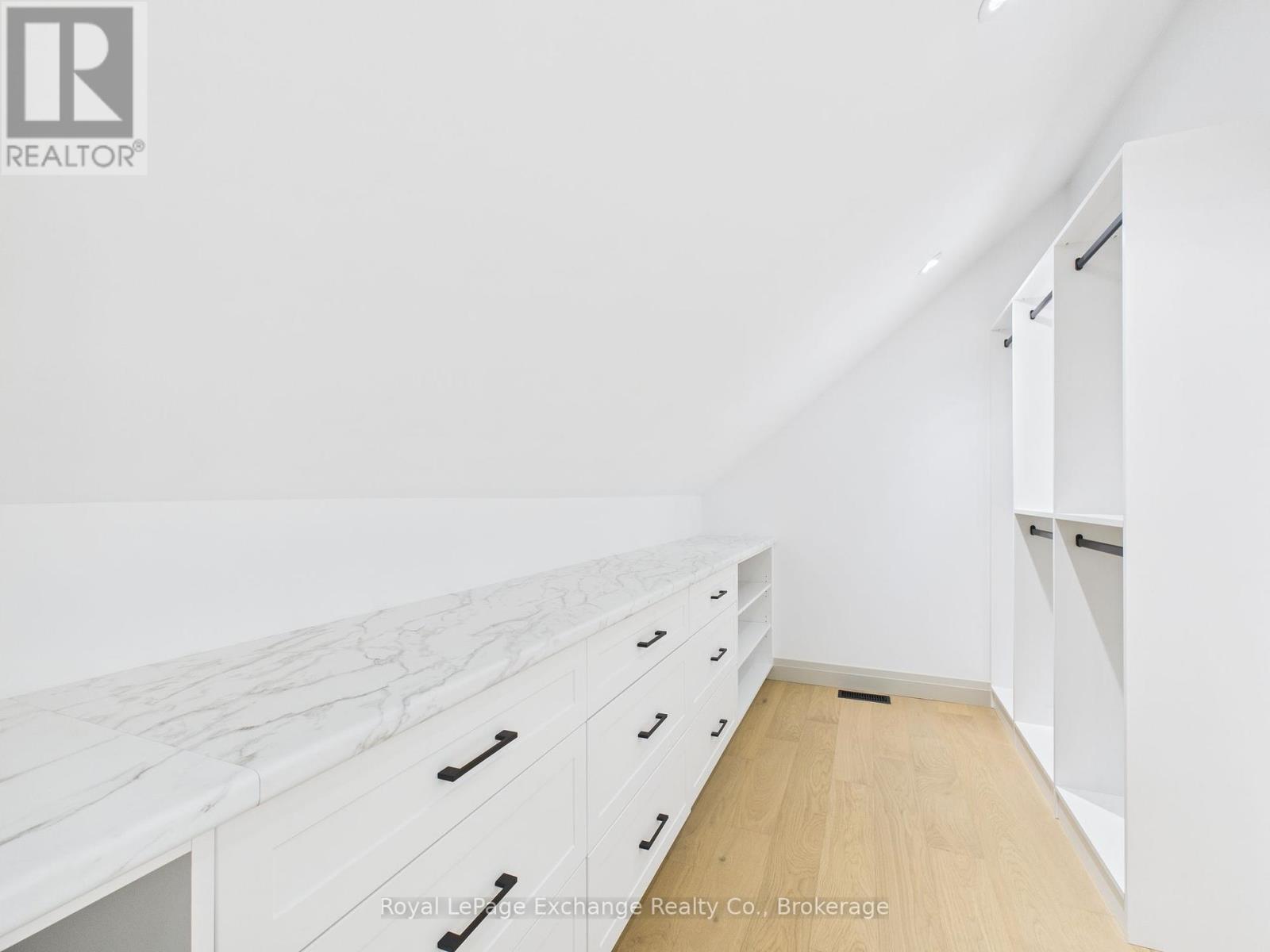 2 Marshall Place, Saugeen Shores, Ontario  N0H 2L0 - Photo 34 - X12465426