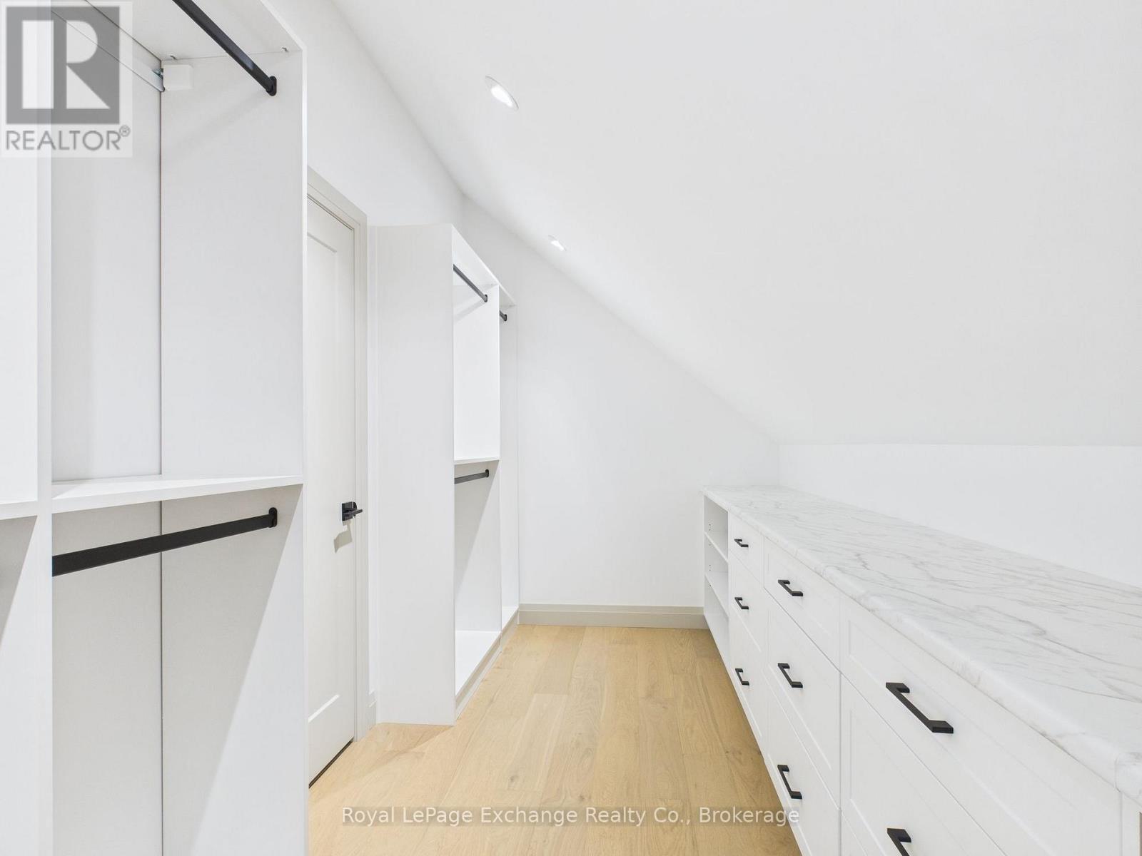 2 Marshall Place, Saugeen Shores, Ontario  N0H 2L0 - Photo 35 - X12465426