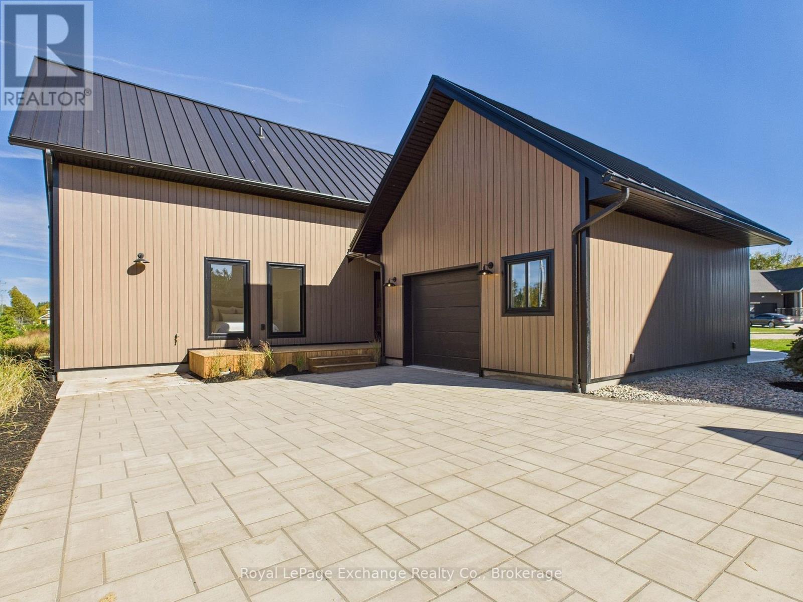 2 Marshall Place, Saugeen Shores, Ontario  N0H 2L0 - Photo 38 - X12465426