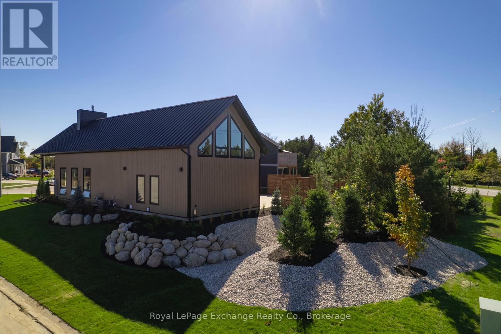 2 Marshall Place, Saugeen Shores, Ontario  N0H 2L0 - Photo 6 - X12465426
