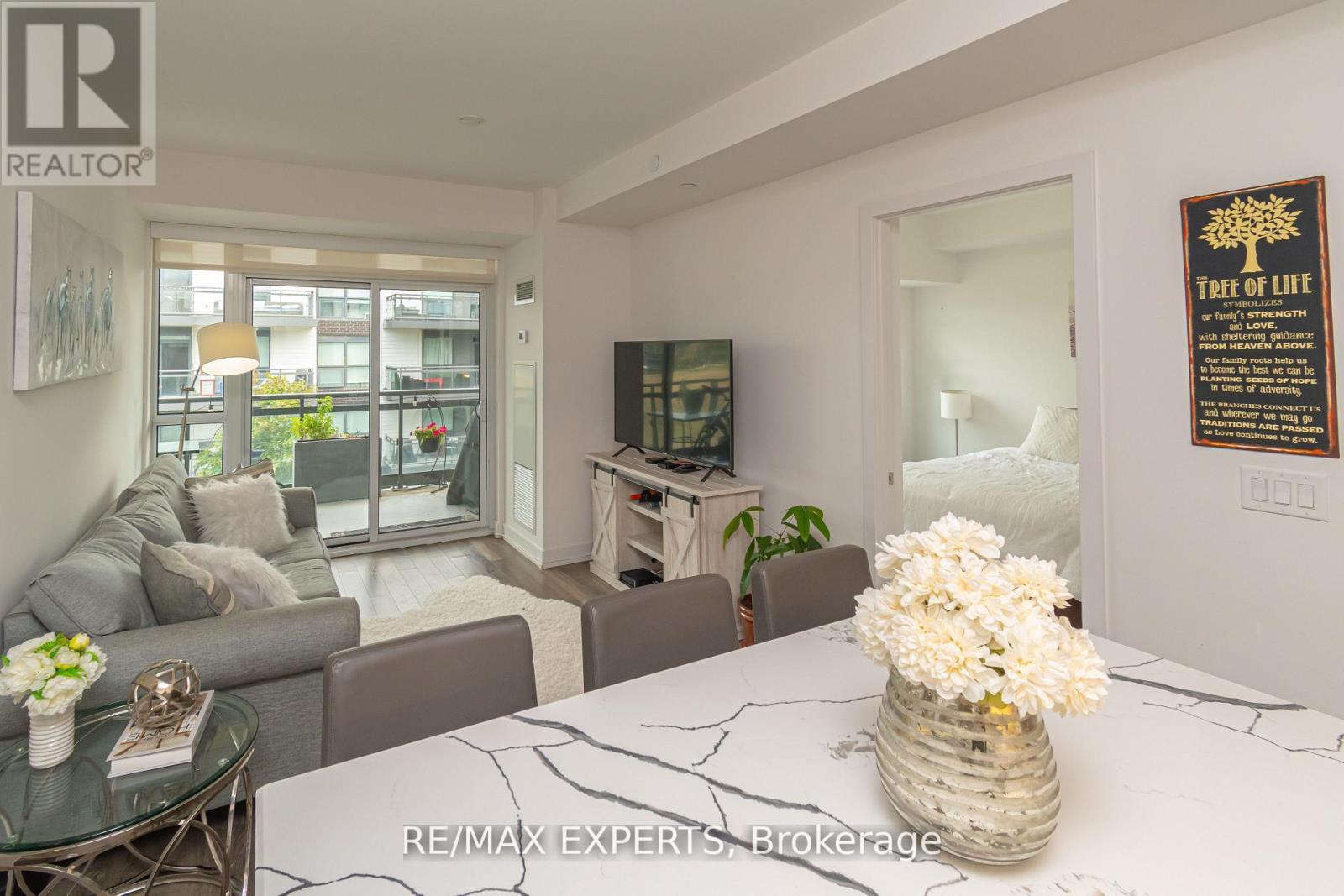 C315 - 301 Sea Ray Avenue, Innisfil, Ontario  L9S 0L8 - Photo 4 - N12430020