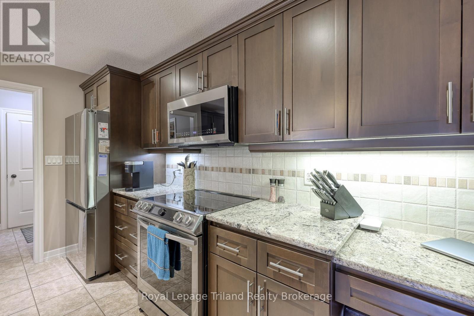 140 Cardinal Drive, Woodstock, Ontario  N4T 0B2 - Photo 12 - X12465410
