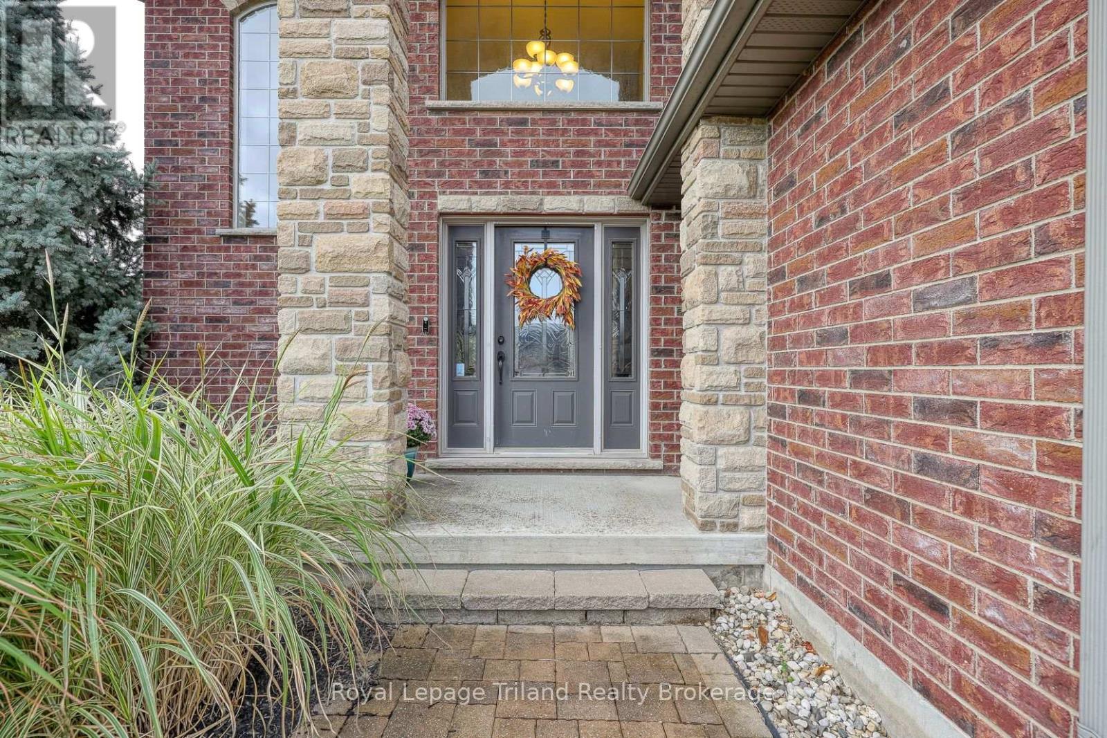 140 Cardinal Drive, Woodstock, Ontario  N4T 0B2 - Photo 4 - X12465410