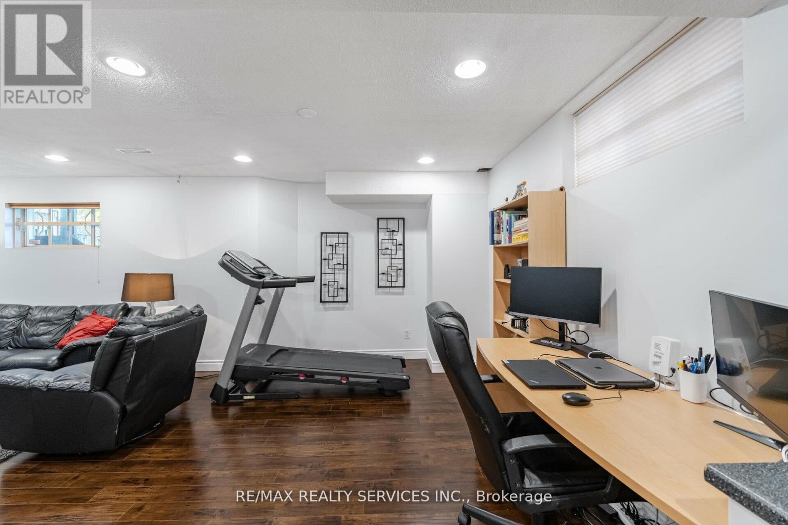 5749 Greensboro Drive, Mississauga, Ontario  L5M 5T8 - Photo 33 - W12465161
