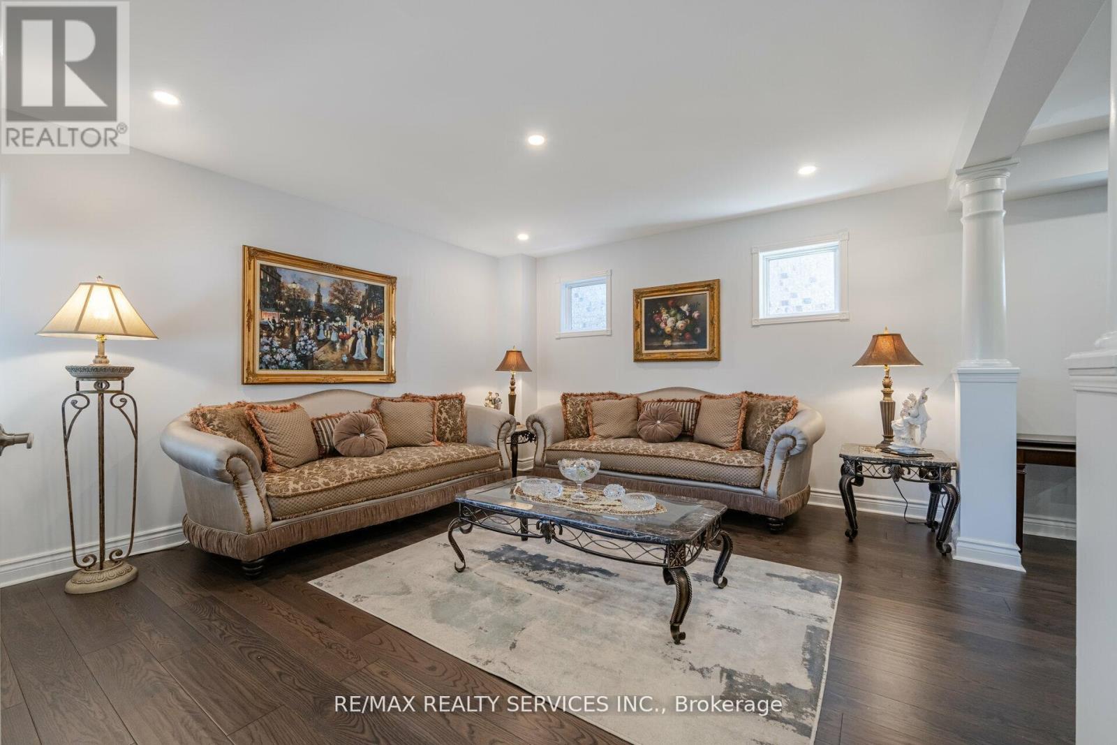 5749 Greensboro Drive, Mississauga, Ontario  L5M 5T8 - Photo 6 - W12465161