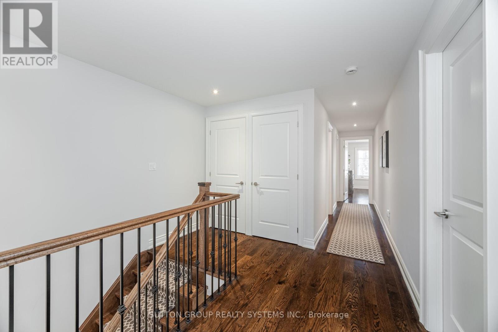 9 Iroquois Avenue, Mississauga (Port Credit), Ontario  L5G 1M7 - Photo 19 - W12465183