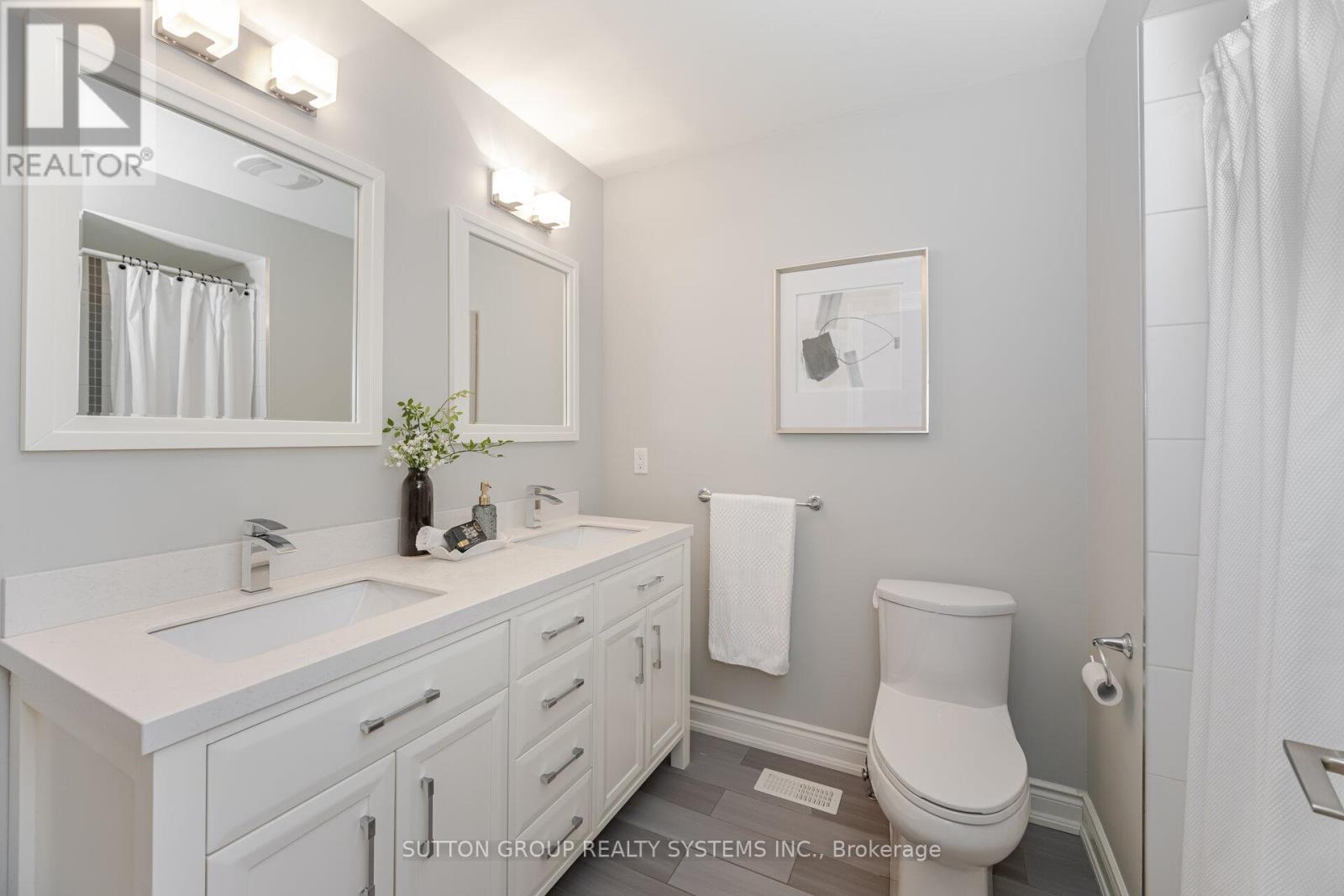 9 Iroquois Avenue, Mississauga (Port Credit), Ontario  L5G 1M7 - Photo 33 - W12465183