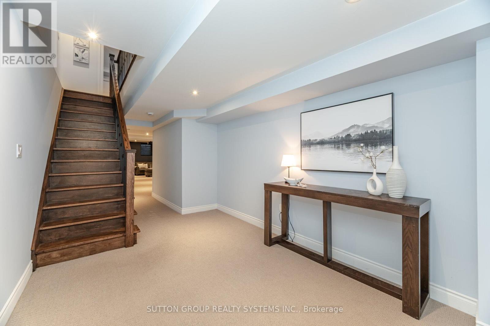 9 Iroquois Avenue, Mississauga (Port Credit), Ontario  L5G 1M7 - Photo 37 - W12465183