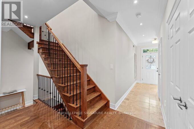 442 Valermo Drive, Toronto (Alderwood), Ontario  M8W 2M2 - Photo 10 - W12465188