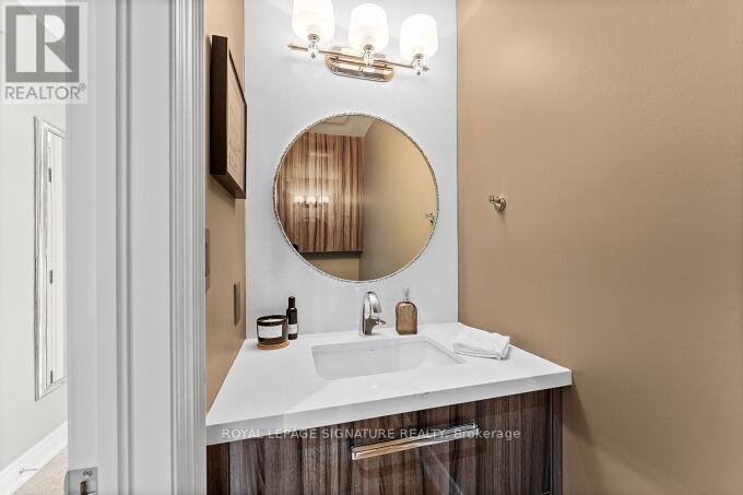 442 Valermo Drive, Toronto (Alderwood), Ontario  M8W 2M2 - Photo 12 - W12465188