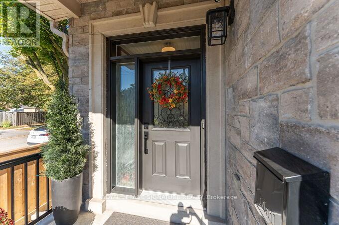 442 Valermo Drive, Toronto (Alderwood), Ontario  M8W 2M2 - Photo 3 - W12465188