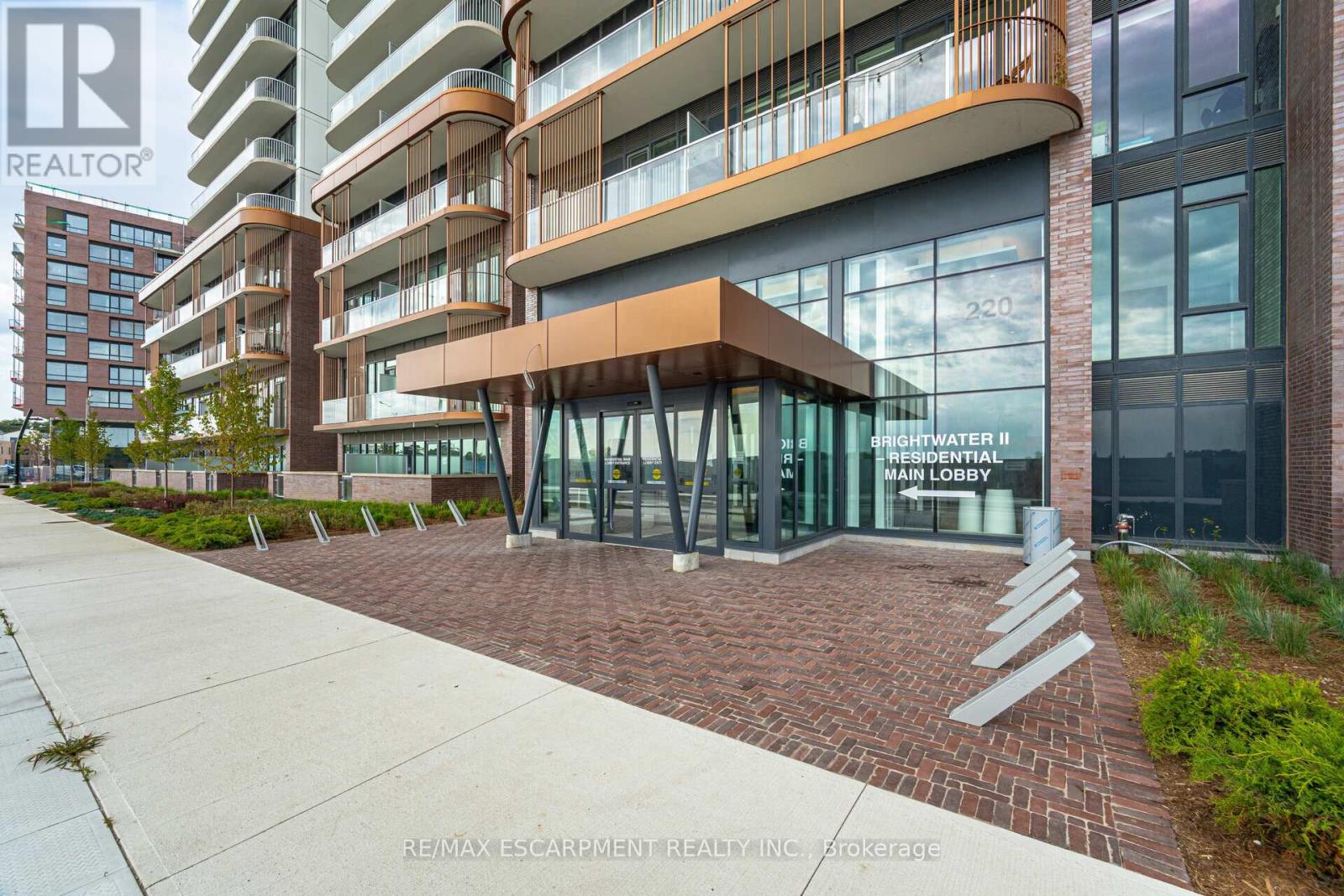 1411 - 220 Missinnihe Way, Mississauga, Ontario  L5H 0A9 - Photo 2 - W12465193
