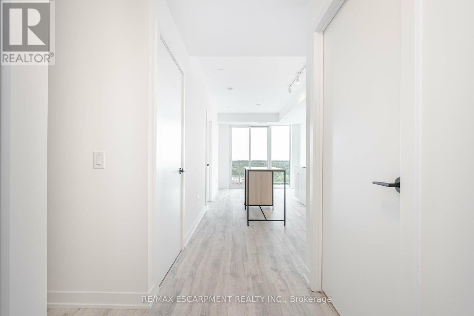 1411 - 220 Missinnihe Way, Mississauga, Ontario  L5H 0A9 - Photo 6 - W12465193