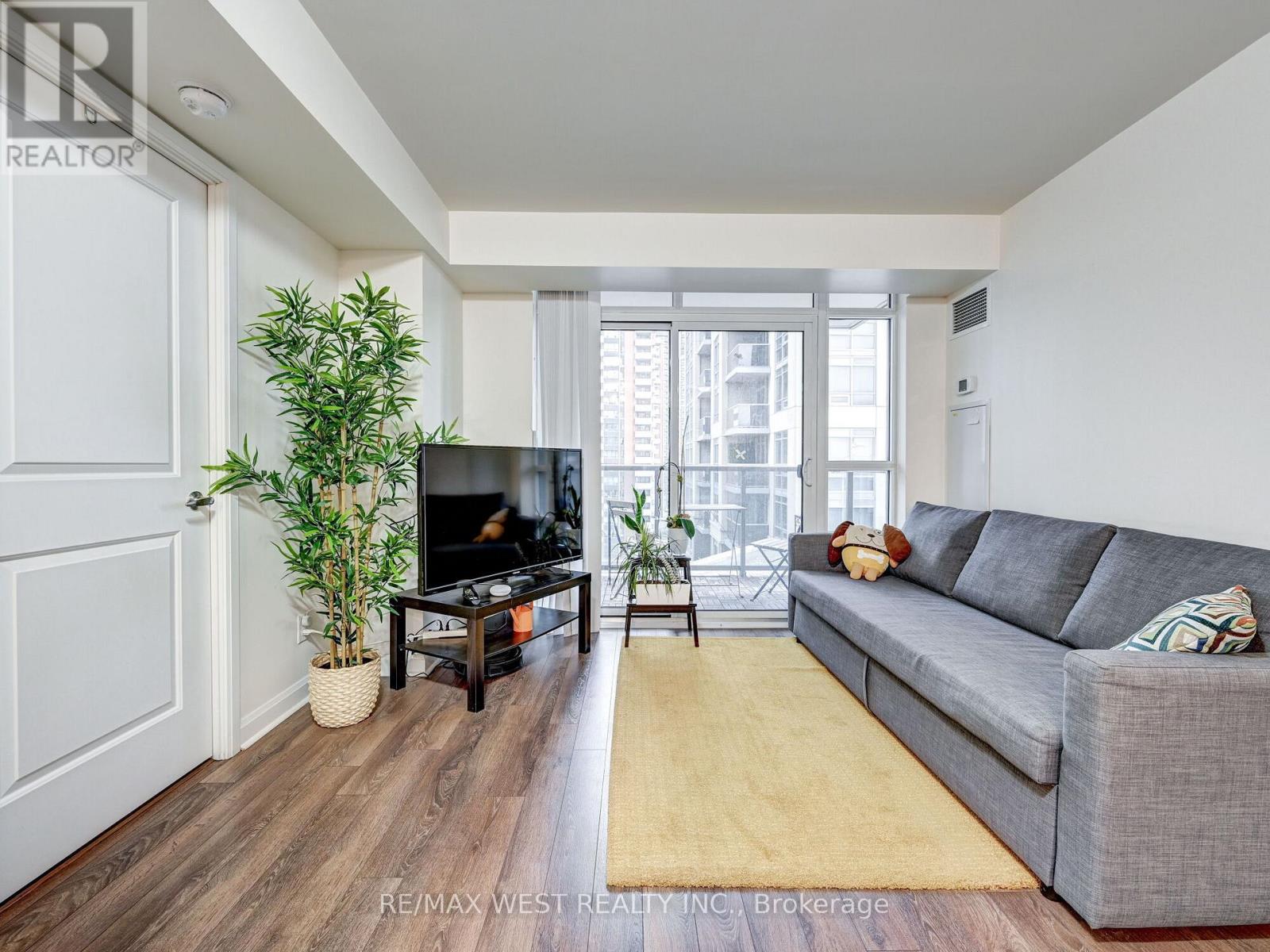 603 - 1 Michael Power Place, Toronto, Ontario  M9A 0A1 - Photo 10 - W12465200
